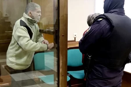Un american de 72 de ani, condamnat la aproape șapte ani de închisoare, în Rusia