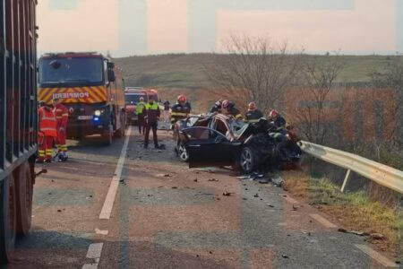 Actualizare! Grav accident în România, cu implicarea unui TIR. Trei moldoveni au murit pe loc