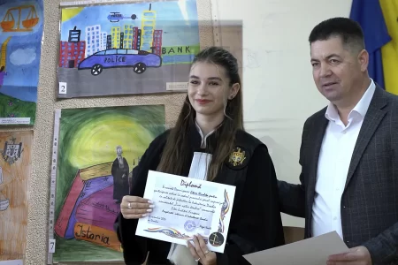 VIDEO/ Patru instanțe judecătorești din Republica Moldova au desfășurat o serie de evenimente menite să familiarizeze tinerii cu procesul judiciar