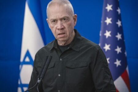 Israelienii au exprimat gânduri contradictorii cu privire la demiterea ministrului apărării Yoav Gallant