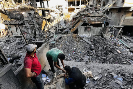 Un nou atac israelian în Gaza. Numărul morților palestinieni din Fâșie se apropie de 45 de mii