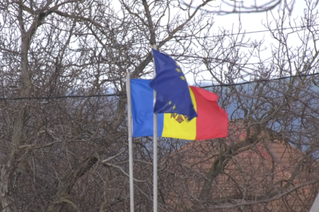 VIDEO/ Trotuare noi către toate instituțiile publice, construite în satul Chircăiești din raionul Căușeni