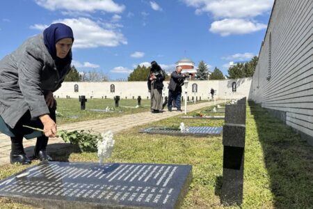 VIDEO/ Victimele foamei organizate din Basarabia, comemorate în satul Avdarma din municipiul Comrat