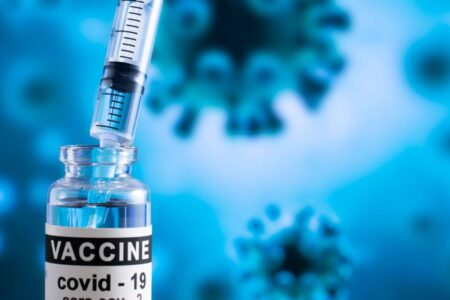 SUA renunță la recomandarea vaccinului COVID-19 pentru copiii sănătoși și gravide