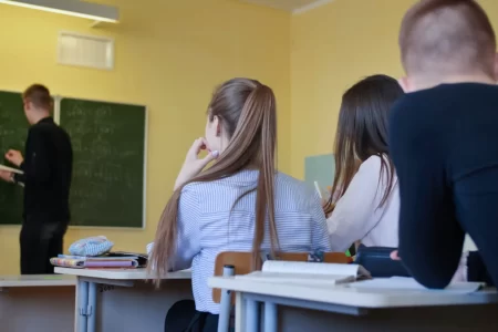 VIDEO/ Numărul elevilor care studiază opțional limba rusă, în școlile din Republica Moldova, este în scădere